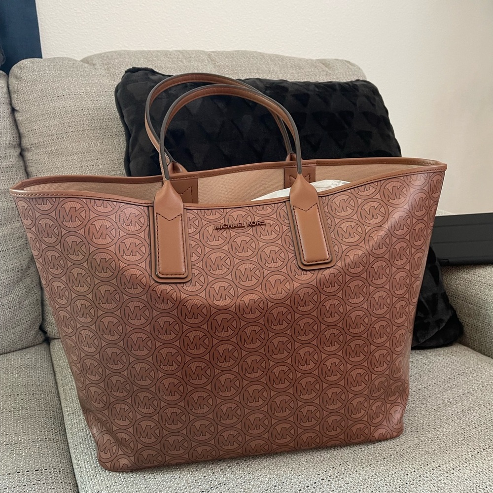 BNWOT Michael Kors Tan Logo Tote Bag
